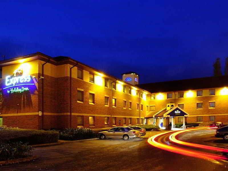 Holiday Inn Express Taunton East, An Ihg Hotel Buitenkant foto
